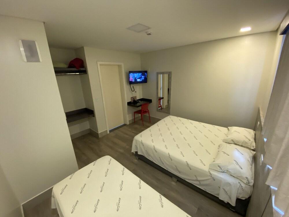 Hotel Avalon Maringa Economico Kültér fotó