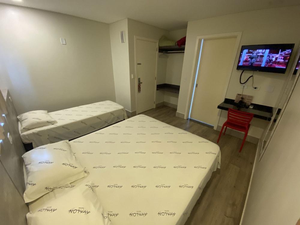 Hotel Avalon Maringa Economico Kültér fotó