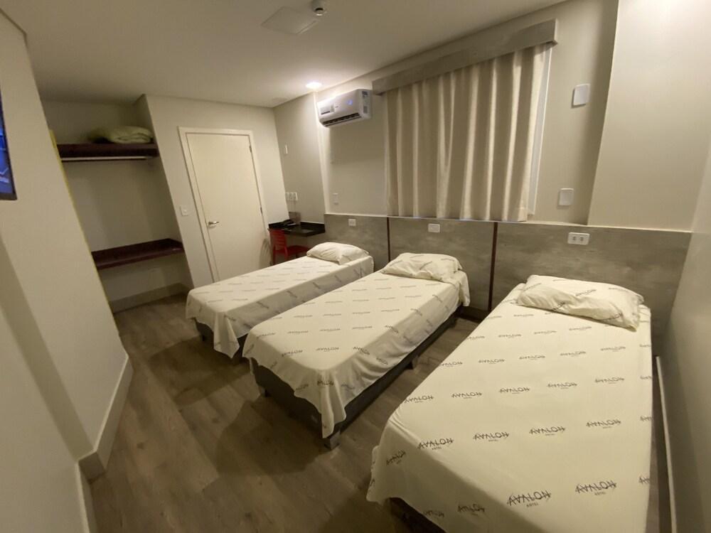 Hotel Avalon Maringa Economico Kültér fotó