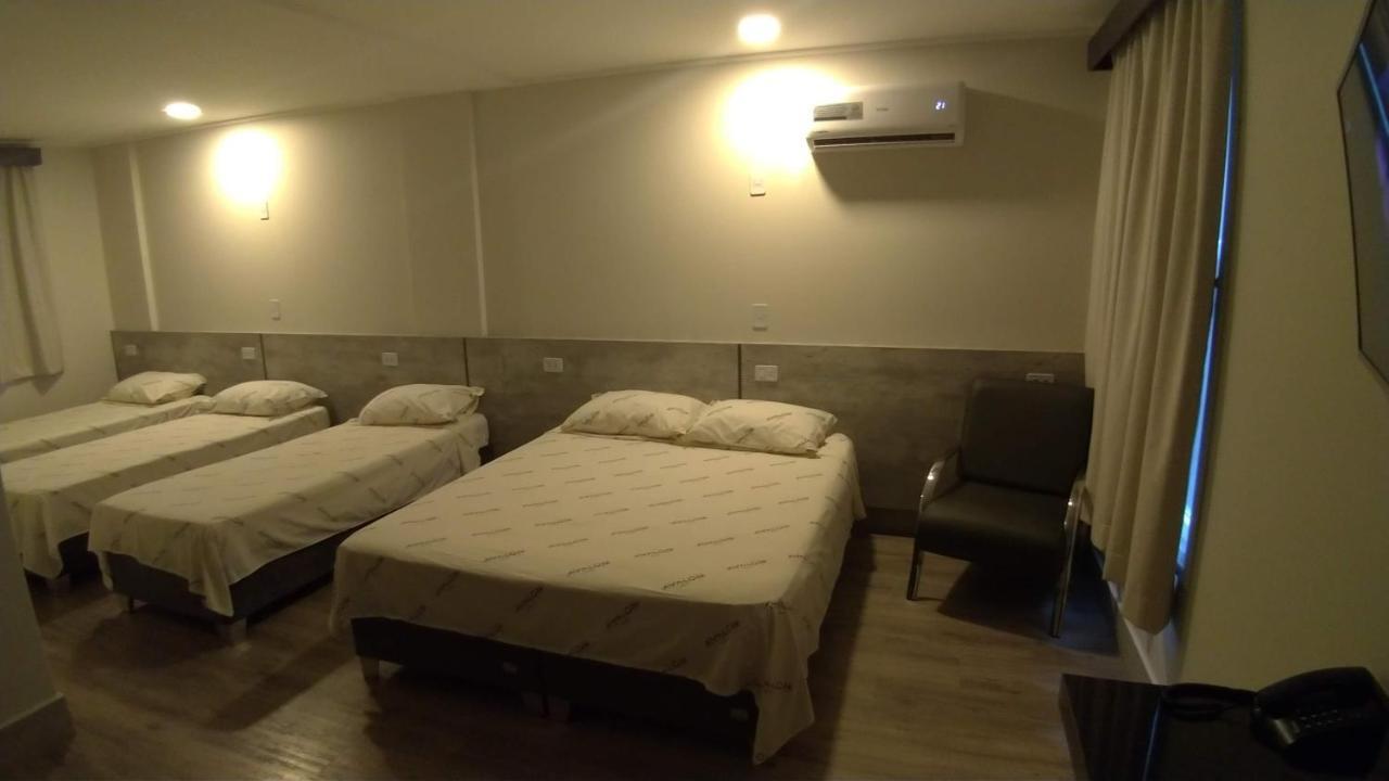 Hotel Avalon Maringa Economico Kültér fotó